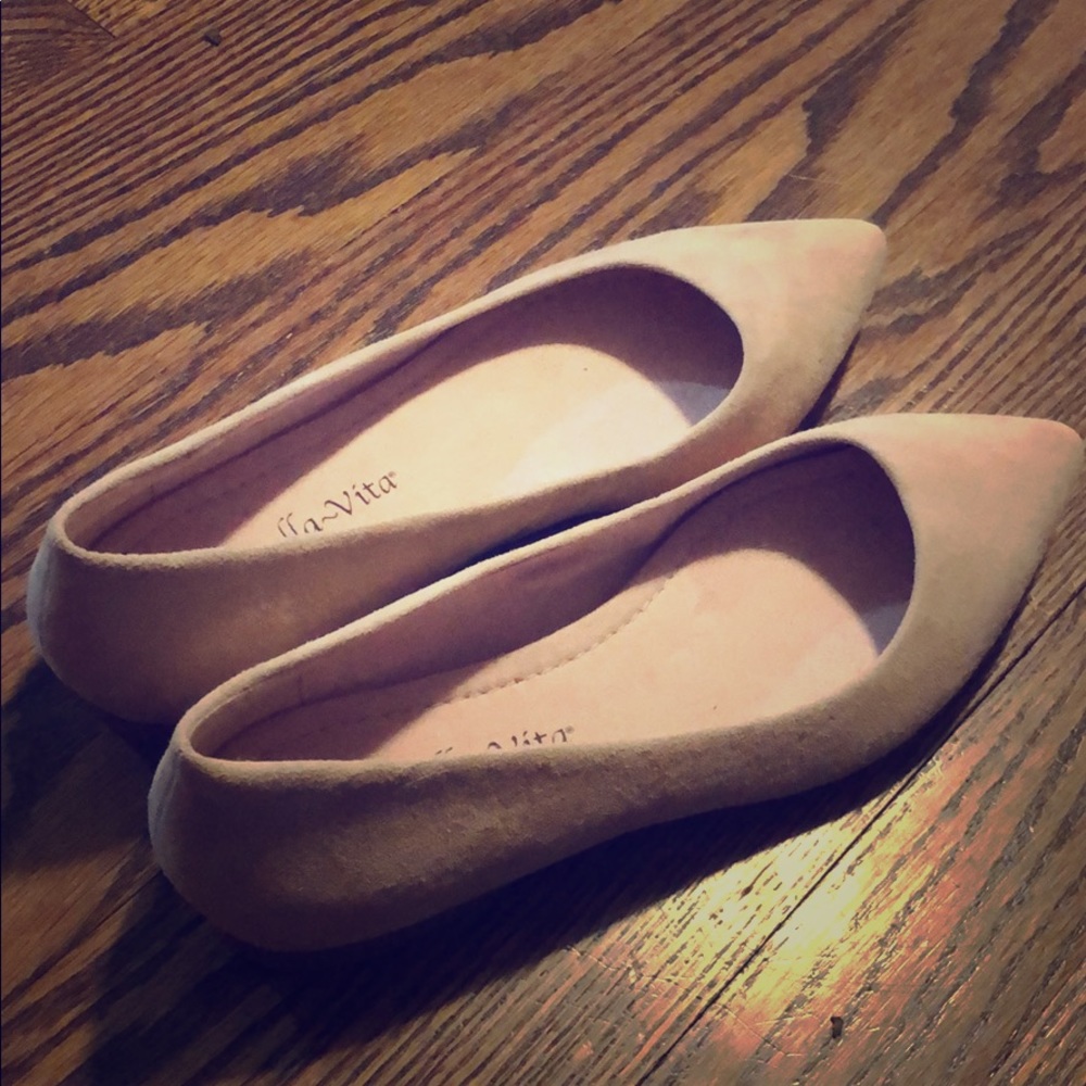 Classic suede tan/cream flats